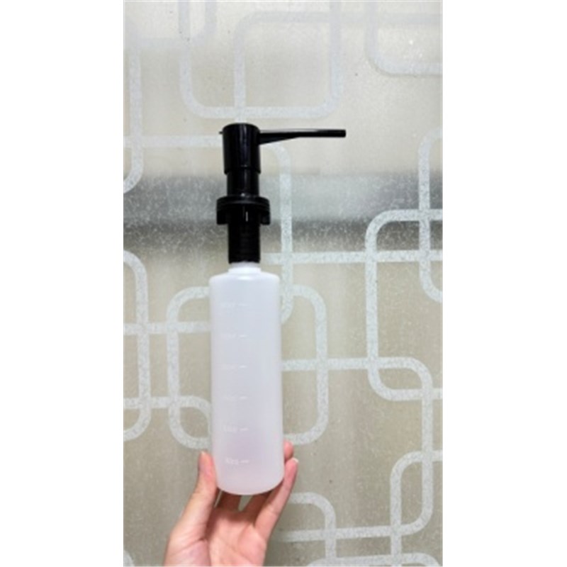 Lắp đặt phụ kiện tủ bếp: giá bát, giỏ gia vị, thùng gạo và thùng rác âm tủ 2 TBVS XM 026 BINH DUNG NUOC RUA BAT MA DE