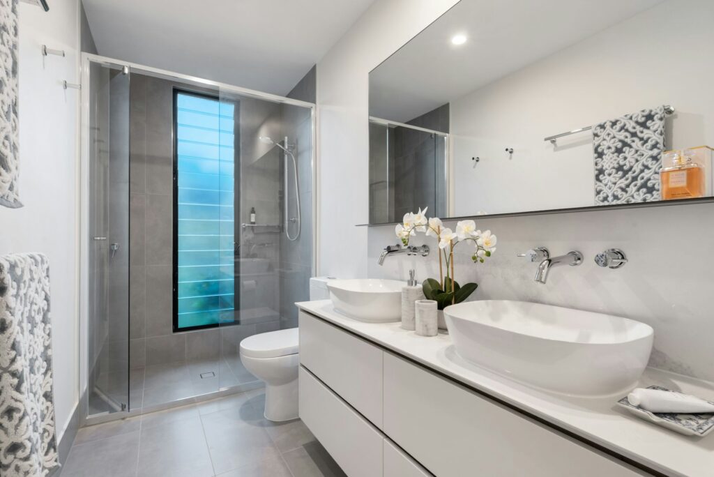 Mẹo chống ố vàng, bám cặn trên vòi lavabo và vòi rửa chén