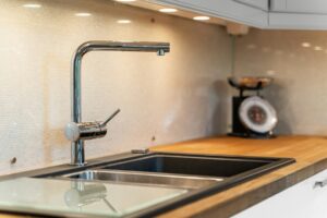 Cách xử lý mùi hôi từ thoát sàn, lavabo và chậu rửa chén