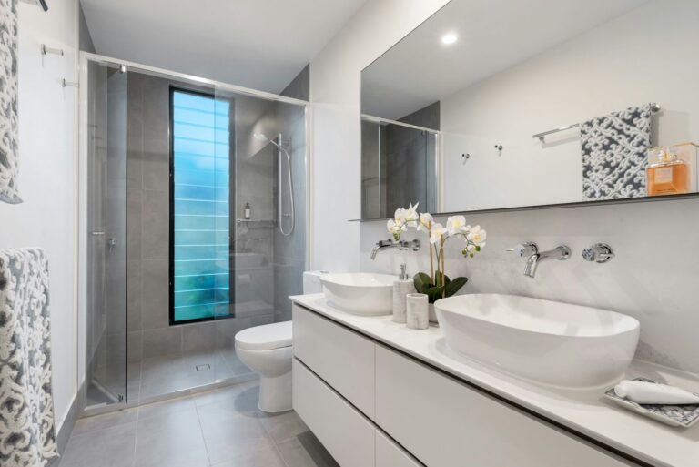 Lắp đặt lavabo và vòi lavabo